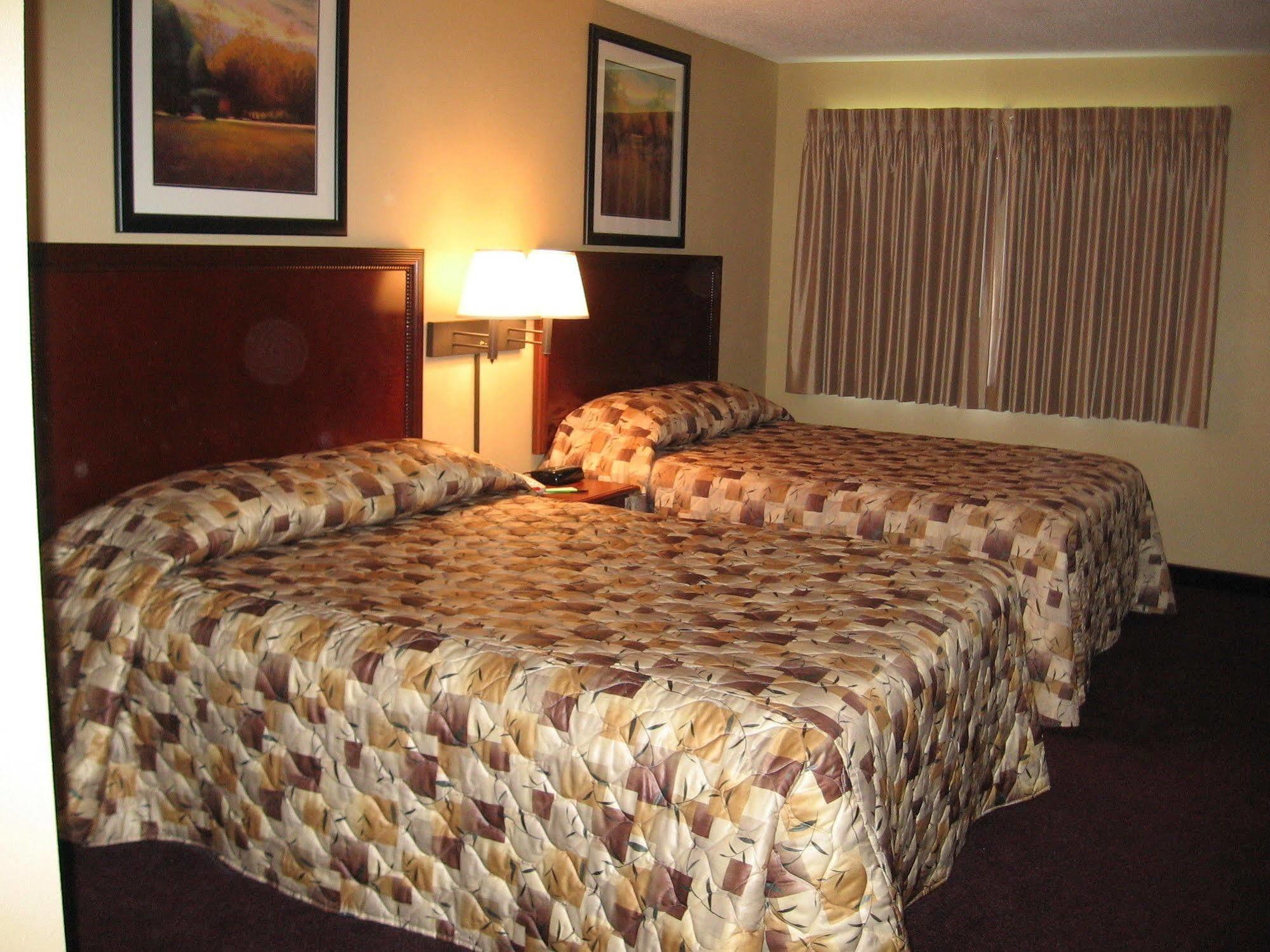 Pocahontas Inn & Suites Εξωτερικό φωτογραφία